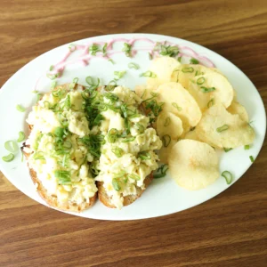 Scrambled Egg with Spring Onion Cream Cheese
