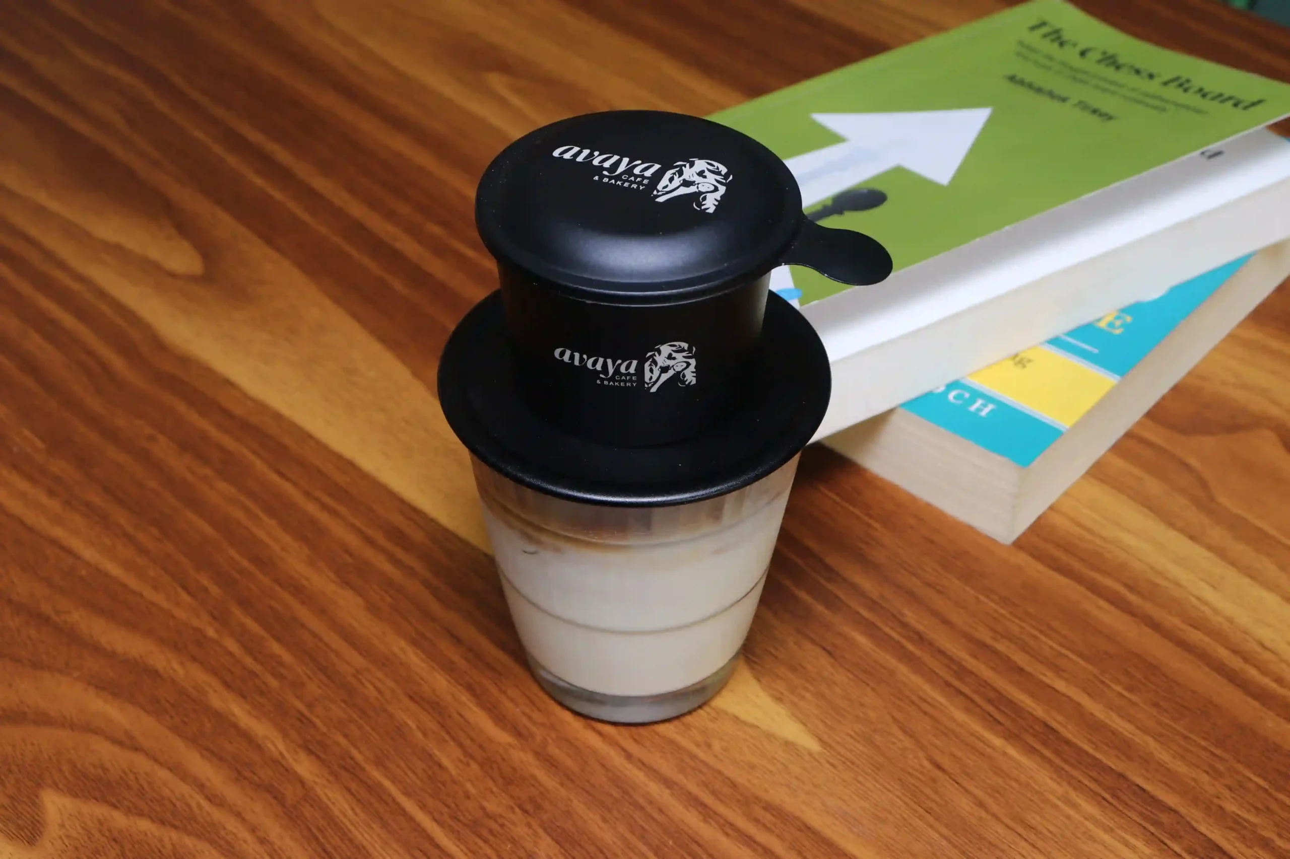 Flat White / Trắng phẳng