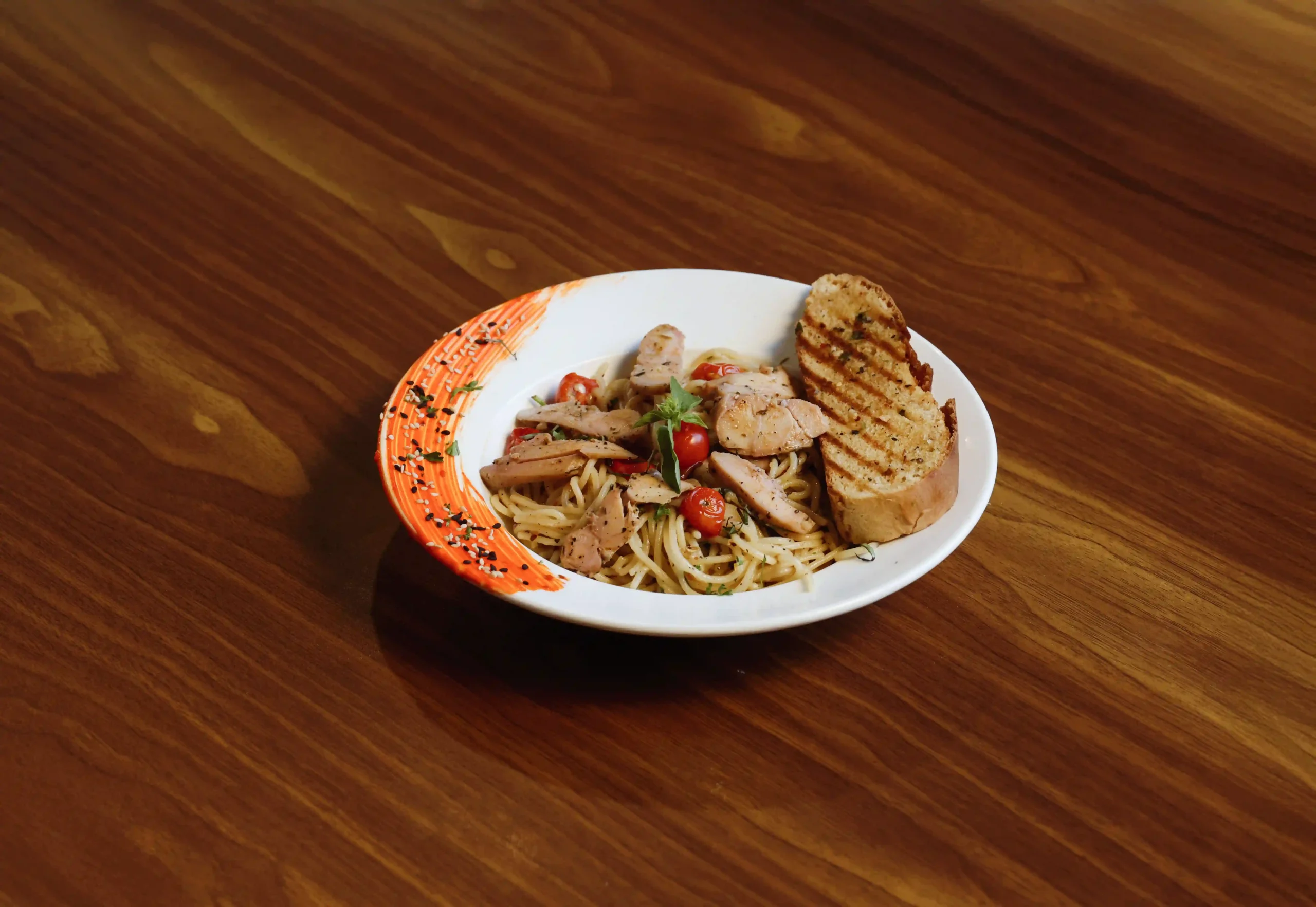 Spaghetti (Aglio Olio / Arrabbiata / Alfredo / Basil Pesto)